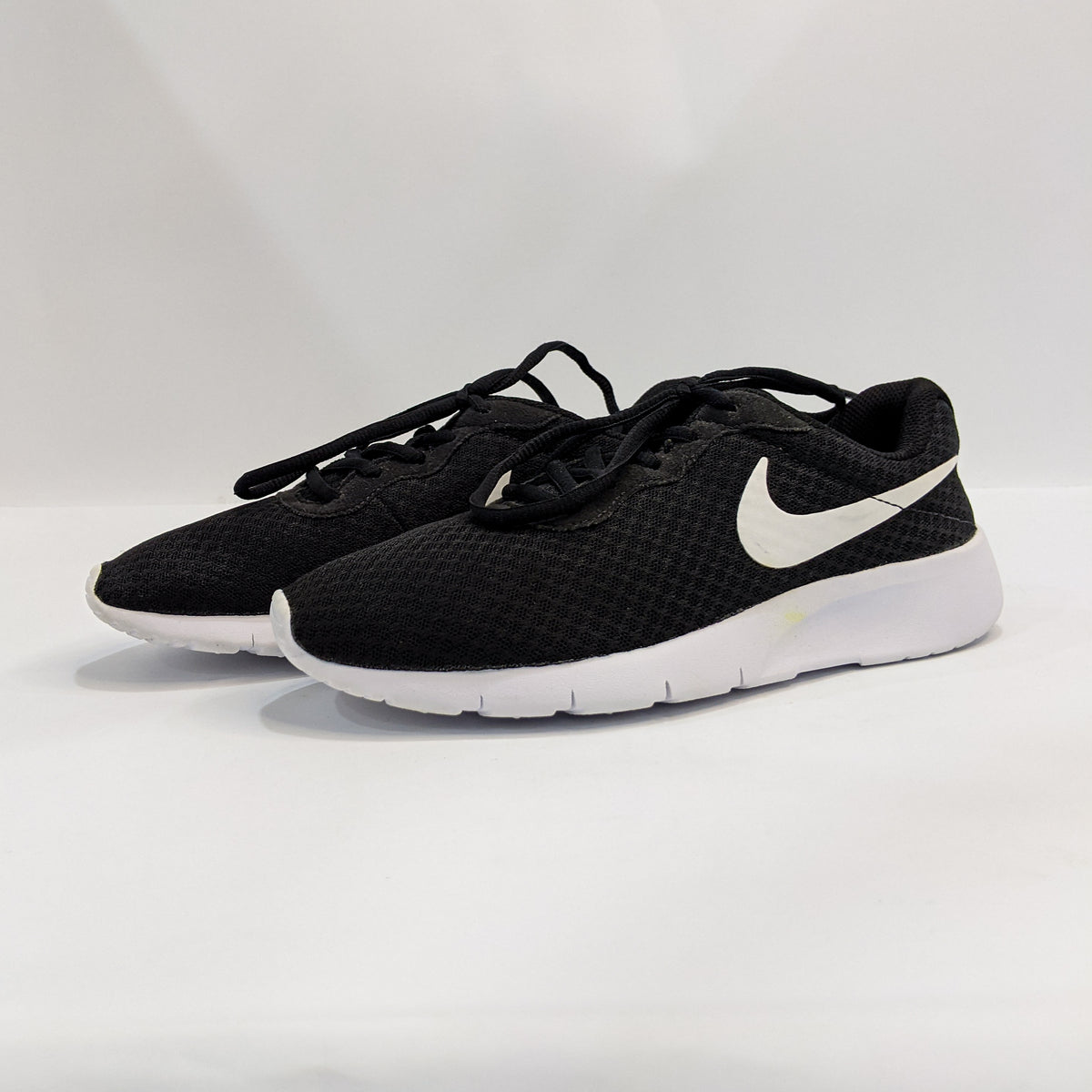 Nike Tanjun