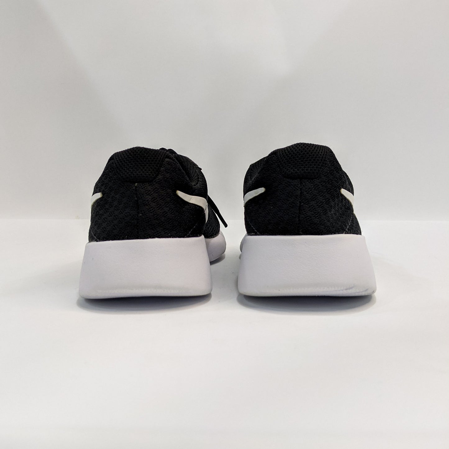 Nike Tanjun